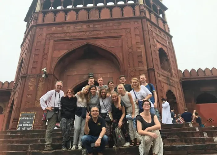 Smyle Inn - Best Value Hotel Near New Delhi Station